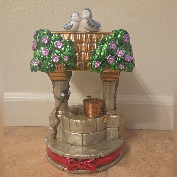 Bath & Body Works DISNEY PRINCESS 2 Snow White Wishing Well Candle Holder - Picture 3 of 10